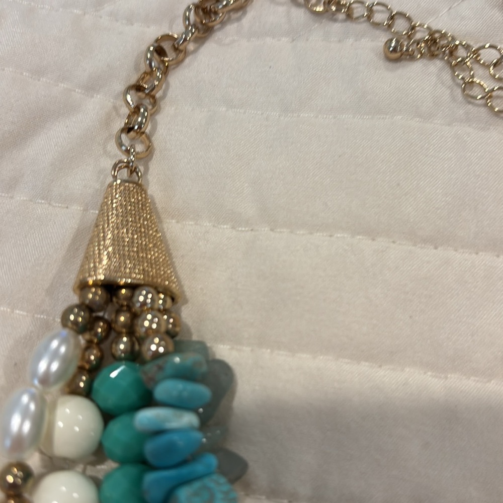 Elegant Multi-Color Beaded Necklace - Picture 6 of 7